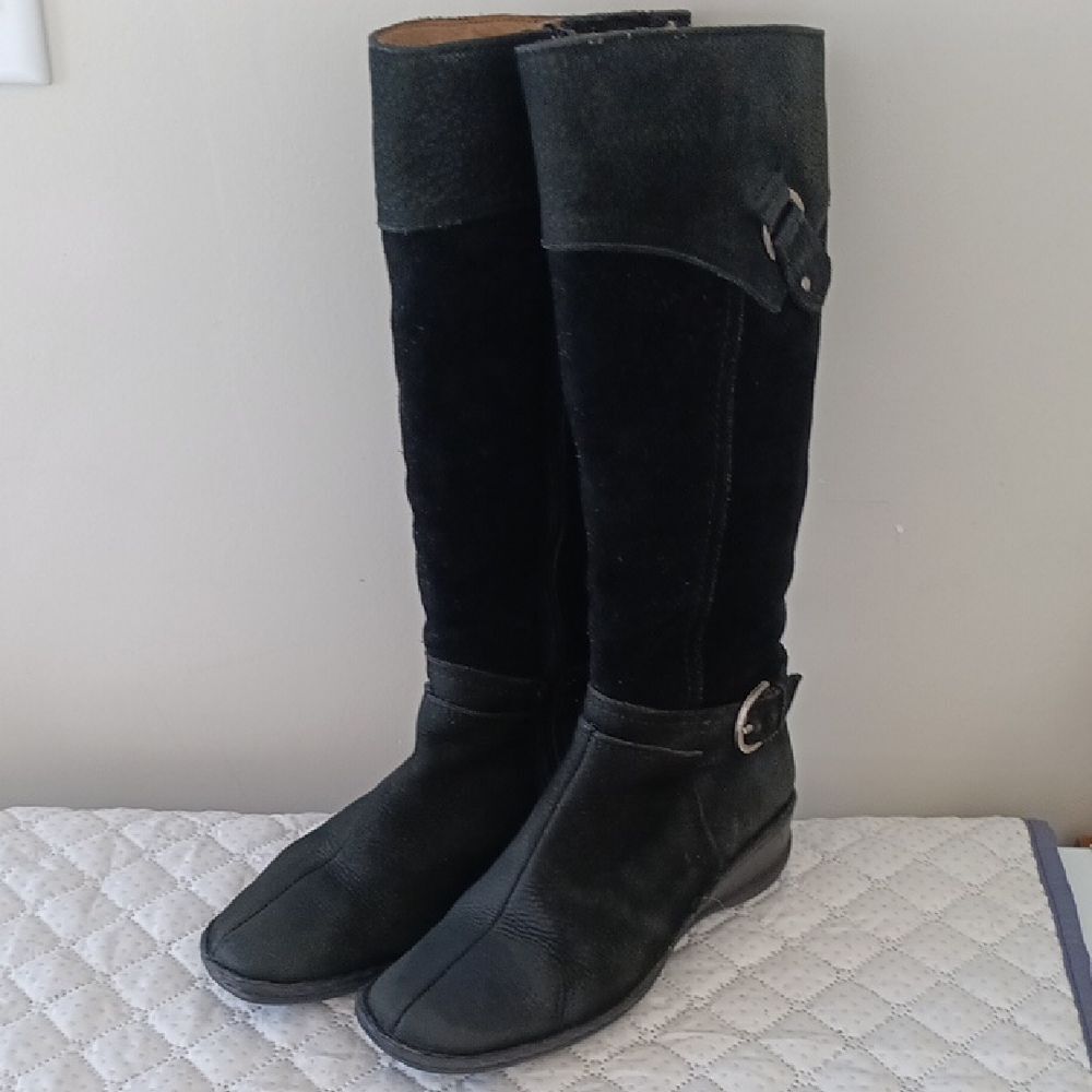 Lassen Suade Leather Tall Black Boots